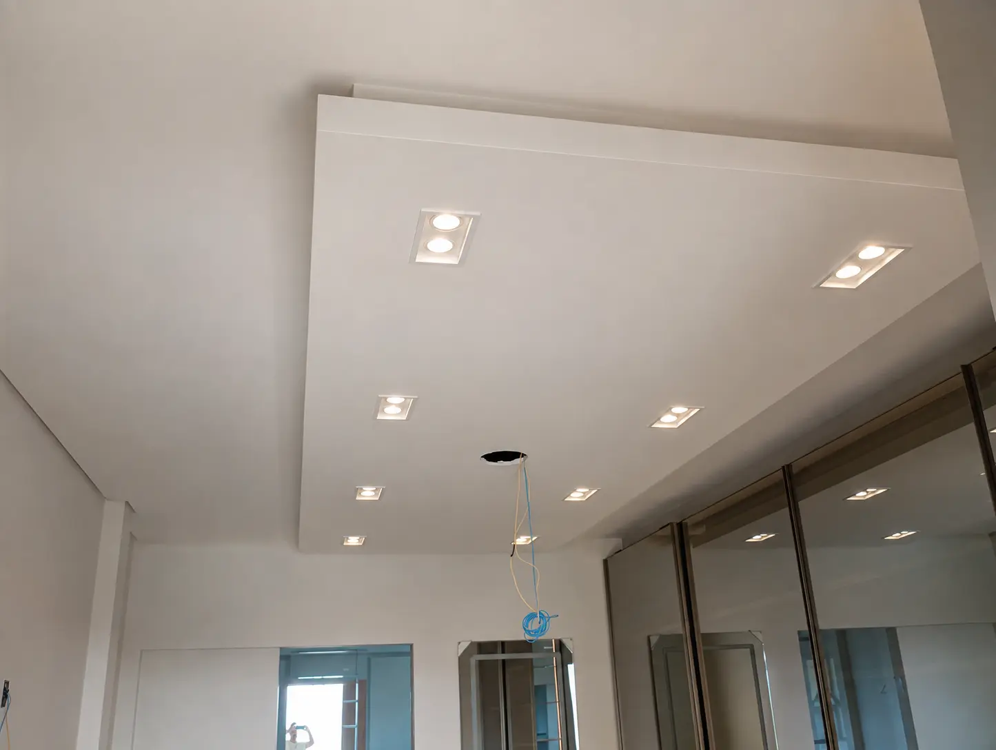 Sanca de gesso com iluminação LED em Joinville - Quarto planejado